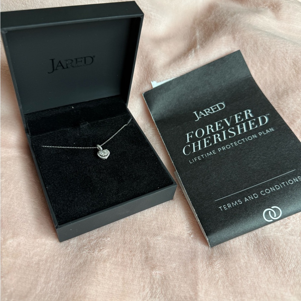 Jared Jewlers 18” White Gold Necklace with Delicate Diamond Heart Charm